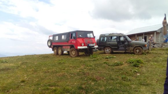 (FOTO) Elicopterul SMURD solicitat pentru un bărbat din Valea Vișeului