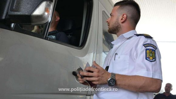 VIDEO | Condamnați la închisoare opriți la frontieră