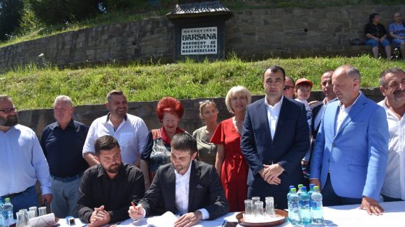 FOTO | S-a semnat contractul de proiectare și execuție lucrări pentru reabilitarea DJ 186 pe Valea Izei