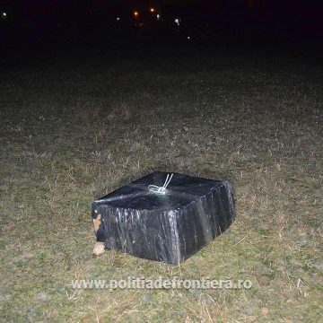 Țigări de contrabandă transportate cu un aparat de zbor de mici dimensiuni