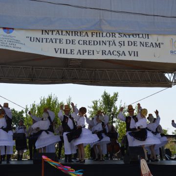 GALERIE FOTO | Întâlnirea fiilor satului Viile Apei GALERIE FOTO | Întâlnirea fiilor satului Viile Apei