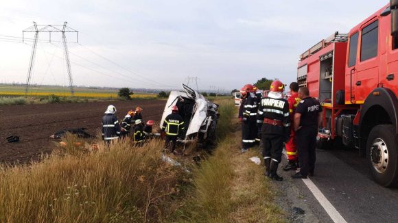 Accident cumplit: Trei persoane au murit, în urma unei pătrunderi pe contrasens