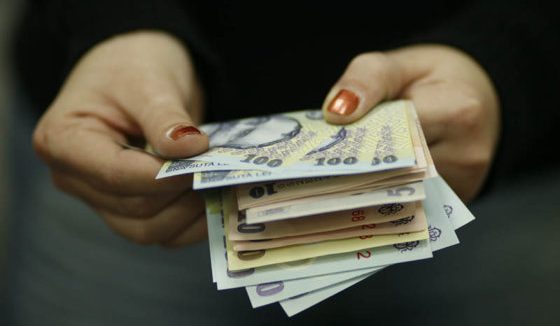 Salariul mediu net depăşeşte 3.000 de lei în Bucureşti şi Cluj, în Vrancea este sub 2000 de lei Salariul mediu net depăşeşte 3.000 de lei în Bucureşti şi Cluj, în Vrancea este sub 2000 de lei