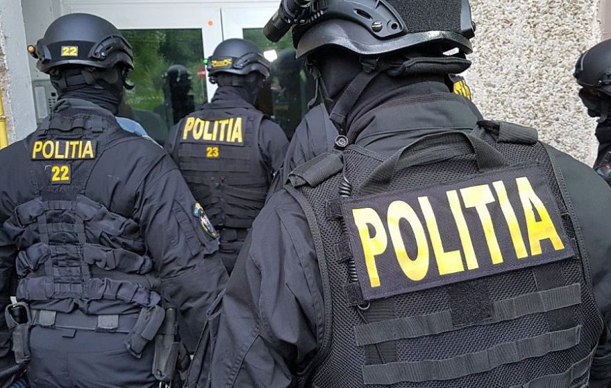 Percheziţii pentru combaterea contrabandei Percheziţii pentru combaterea contrabandei