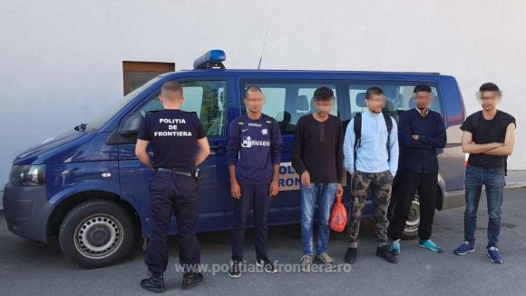 Cinci cetățeni din India și Pakistan, opriţi la frontiera cu Ungaria