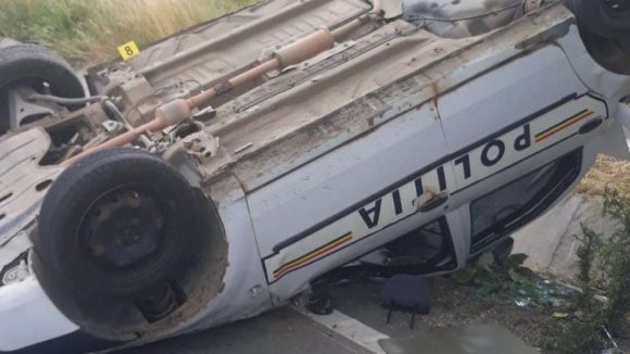 La volanul autovehiculului urmărit de către autospeciala de poliție care s-a răsturnat joi la iesire din Vadu Izei se afla o femeie de 40 de ani