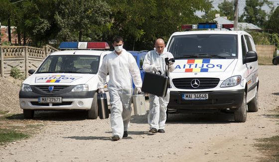 Poliţist găsit spânzurat într-o cameră de hotel