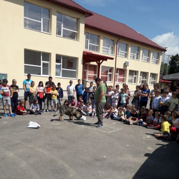 Poliţiştii, în tabăra de vară de la Dumbrăviţa