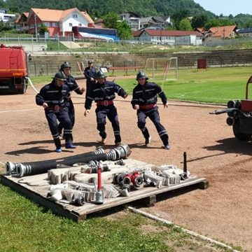 Echipe din cinci județe participă în Baia Mare la concursurile serviciilor profesioniste pentru situații de urgență