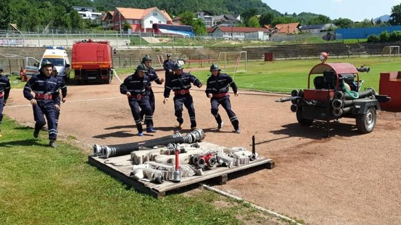 Echipe din cinci județe participă în Baia Mare la concursurile serviciilor profesioniste pentru situații de urgență Echipe din cinci județe participă în Baia Mare la concursurile serviciilor profesioniste pentru situații de urgență