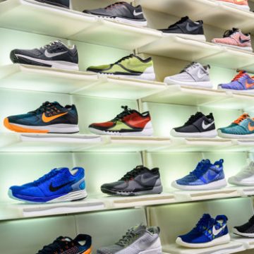 Cele mai rare încălţări sport din lume se vând pentru prima dată ca obiecte de artă la licitaţie Cele mai rare încălţări sport din lume se vând pentru prima dată ca obiecte de artă la licitaţie