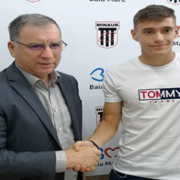 VIDEO | Un fotbalist de la Minerul Baia Mare s-a transferat la FCSB VIDEO | Un fotbalist de la Minerul Baia Mare s-a transferat la FCSB