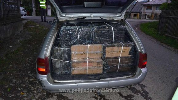 Mii de pachete de țigări abandonate au fost găsite de polițiștii de frontieră în ultimele zile Mii de pachete de țigări abandonate au fost găsite de polițiștii de frontieră în ultimele zile