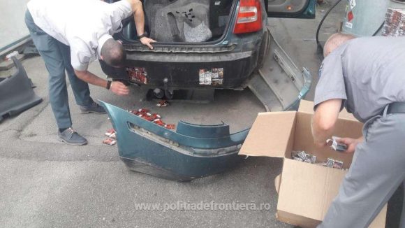 Contrabandist prins greu, după ce s-au tras focuri și de avertisment și spre roțile mașinii sale Contrabandist prins greu, după ce s-au tras focuri și de avertisment și spre roțile mașinii sale