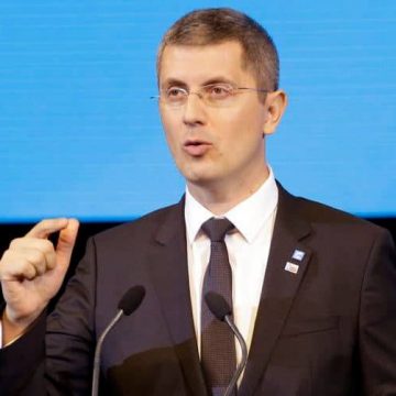 USR PLUS: Ne găsiți în stradă și la sediu până în 15 septembrie! Semnează pentru susținerea lui Dan Barna la Președinția României