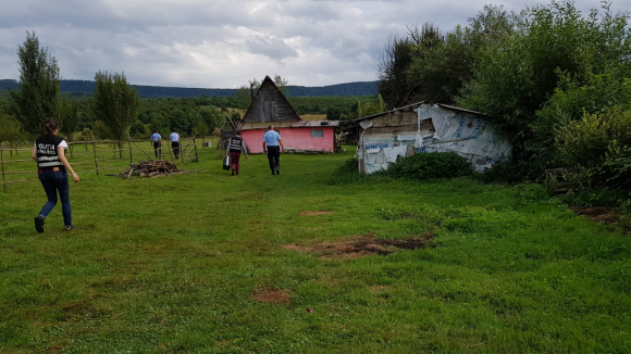 Adolescent plecat de acasă, găsit de polițiști după 12 ore de căutări Adolescent plecat de acasă, găsit de polițiști după 12 ore de căutări