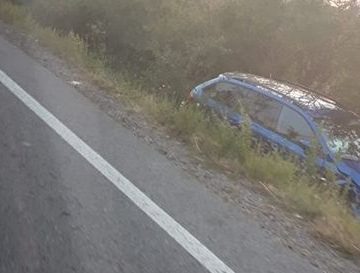 O mașină a ajuns în șanț după un accident în Satulung O mașină a ajuns în șanț după un accident în Satulung