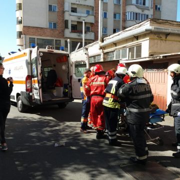 Dramă în Baia Mare: doi frați au căzut în gol de la etajul 5 al unui bloc Dramă în Baia Mare: doi frați au căzut în gol de la etajul 5 al unui bloc