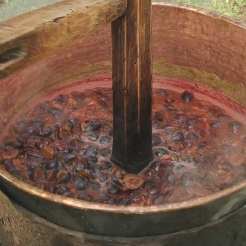 MUZEUL SATULUI BAIA MARE: Invitație la prepararea silvoiței