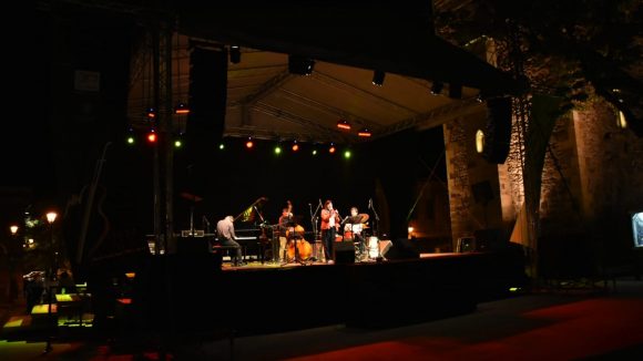 Trei seri de festival cu un public numeros