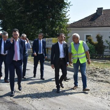 VIDEO | Doi miniștri au mers să vadă stadiul lucrărilor pe DJ 182B