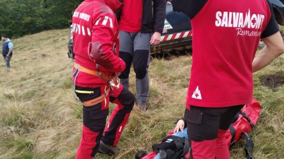 Intervenție a salvamontiștilor maramureșeni în sprijinul unei tinere care a suferit multiple traumatisme
