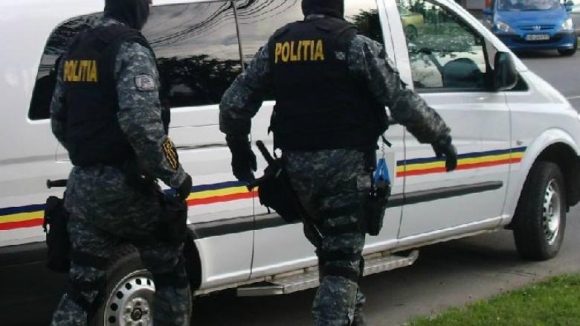Tânăr băimărean prins în timp ce vindea droguri de risc Tânăr băimărean prins în timp ce vindea droguri de risc