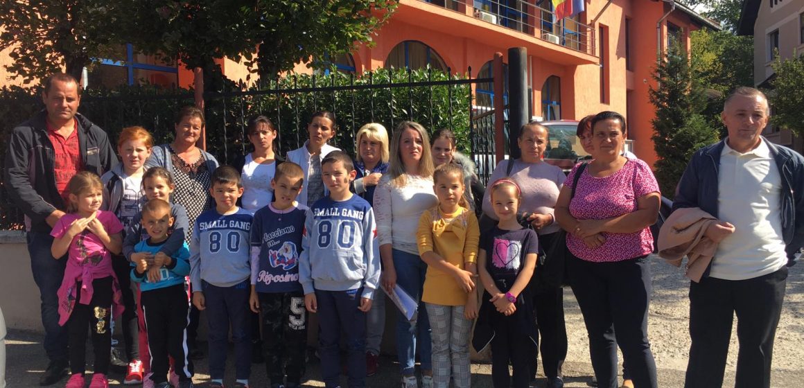 Părinți revoltați din cauza închiderii unei școli din Borșa