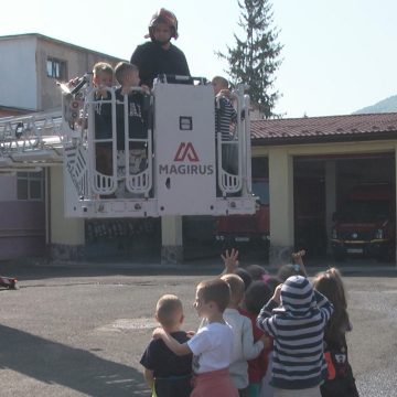 Porți deschise la pompieri, de ziua lor Porți deschise la pompieri, de ziua lor