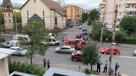Trei copii răniți într-un accident