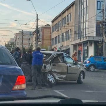 Două accidente, o persoană a ajuns la spital Două accidente, o persoană a ajuns la spital