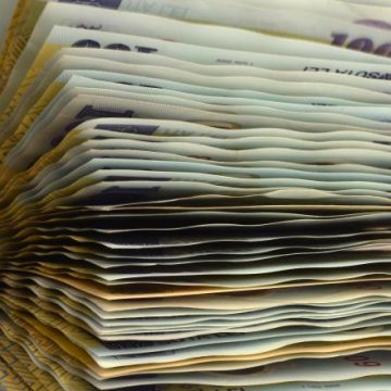 Bancnotele românești răspândesc printre cele mai multe infecții microbiene. Studiul a fost câștigător la Ig Nobel 2019 Bancnotele românești răspândesc printre cele mai multe infecții microbiene. Studiul a fost câștigător la Ig Nobel 2019