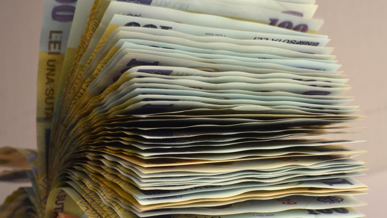 Bancnotele românești răspândesc printre cele mai multe infecții microbiene. Studiul a fost câștigător la Ig Nobel 2019 Bancnotele românești răspândesc printre cele mai multe infecții microbiene. Studiul a fost câștigător la Ig Nobel 2019