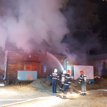 Incendiu la o cabană de lemn din Finteușu Mare Incendiu la o cabană de lemn din Finteușu Mare