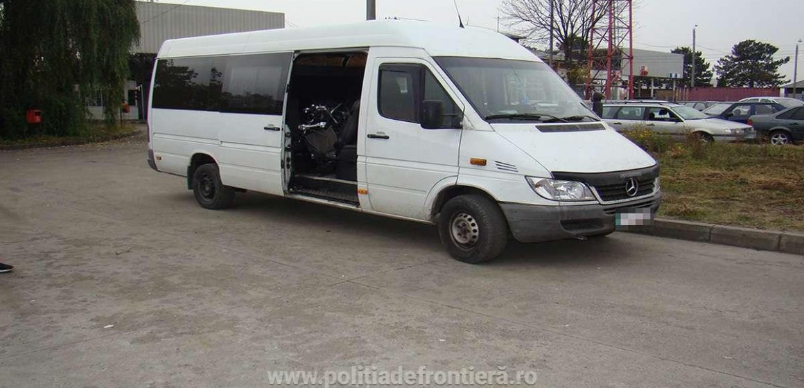 GALERIE FOTO | Un microbuz și o motocicletă căutate de autoritățile din Germania și Belgia, recuperate de lucrători ai ITPF Sighet