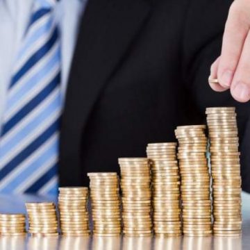 Instabilitatea politică, alături de inflație și cursul euro, în topul temerilor investitorilor