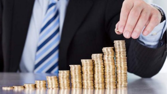 Instabilitatea politică, alături de inflație și cursul euro, în topul temerilor investitorilor Instabilitatea politică, alături de inflație și cursul euro, în topul temerilor investitorilor