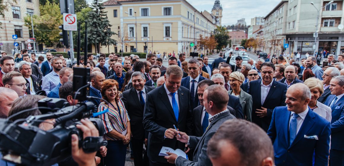 Klaus Iohannis a făcut tot ceea ce putea să facă un președinte pentru a opri atacurile PSD împotriva statului român Klaus Iohannis a făcut tot ceea ce putea să facă un președinte pentru a opri atacurile PSD împotriva statului român