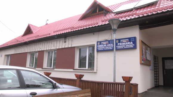 Contabilul Primăriei Oncești, trimis în judecată de DNA Contabilul Primăriei Oncești, trimis în judecată de DNA