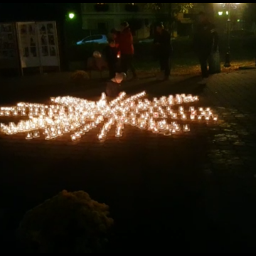Sighetenii au aprins candele ale solidarității Sighetenii au aprins candele ale solidarității