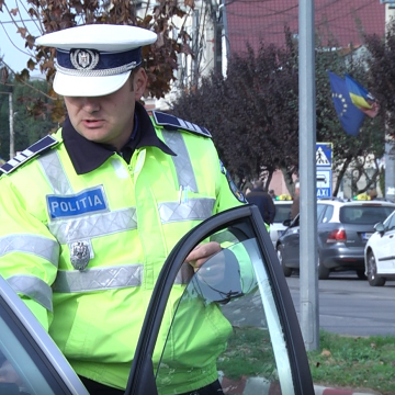 VIDEO | Au fost prinși conducând beți sau fără permis