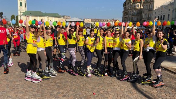 VIDEO | 14 fete din Sighet au participat la cea mai mare oră de Kangoo Jumps, eveniment demn de Cartea Recordurilor VIDEO | 14 fete din Sighet au participat la cea mai mare oră de Kangoo Jumps, eveniment demn de Cartea Recordurilor