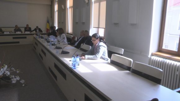 VIDEO | Reprezentanții Asociației ”Suntem vocea lor” au încheiat un protocol de colaborare cu Adapostul câinilor fără stăpân din Sighetu Marmatiei