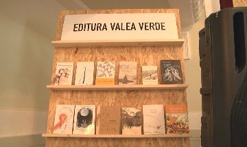 Mai mulți autori de carte și-au lansat publicațiile proaspăt ieșite de sub tipar, în Sala de Festivități a Colegiului Național ”Dragoș Vodă”
