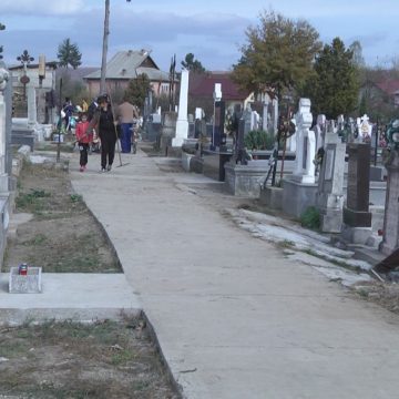 Pregătirile pentru Ziua Morților, celebrată în fiecare an pe 1 noiembrie sunt în toi