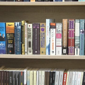 Biblioteca Municipală ”Laurențiu Ulici”din Sighetu Marmației anunță că de acum cititorii pot împrumuta și cărți în limba engleză