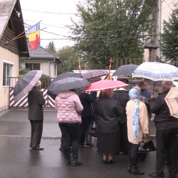 VIDEO | Rugăciuni în fața sediului Poliției Sighet