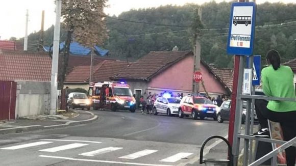 Beat și fără permis s-a oprit cu motocicleta în gard