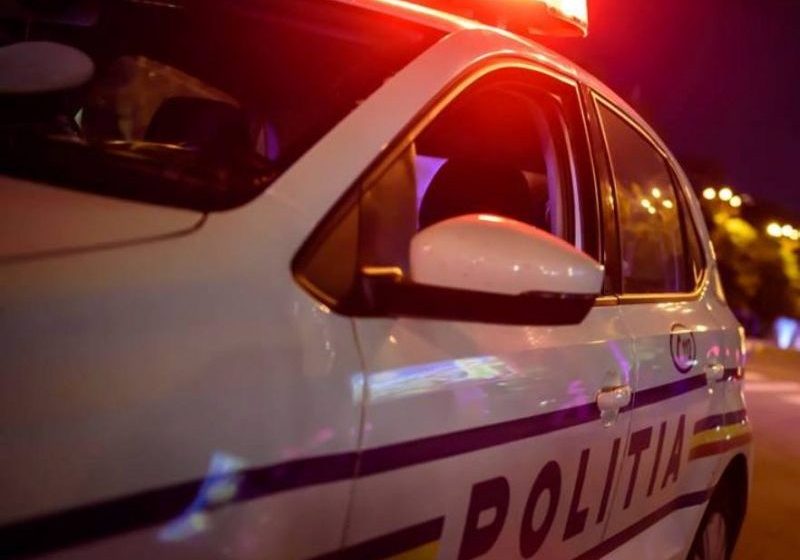 Depistat de poliţiştii din Ulmeni în timp ce conducea un moped neînmatriculat şi fără a deţine permis