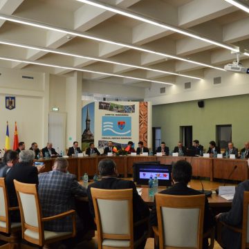 Ambasadorul Republicii Populare Chineze s-a întâlnit cu mediul de afaceri din Maramureș la Consiliul Județean Ambasadorul Republicii Populare Chineze s-a întâlnit cu mediul de afaceri din Maramureș la Consiliul Județean